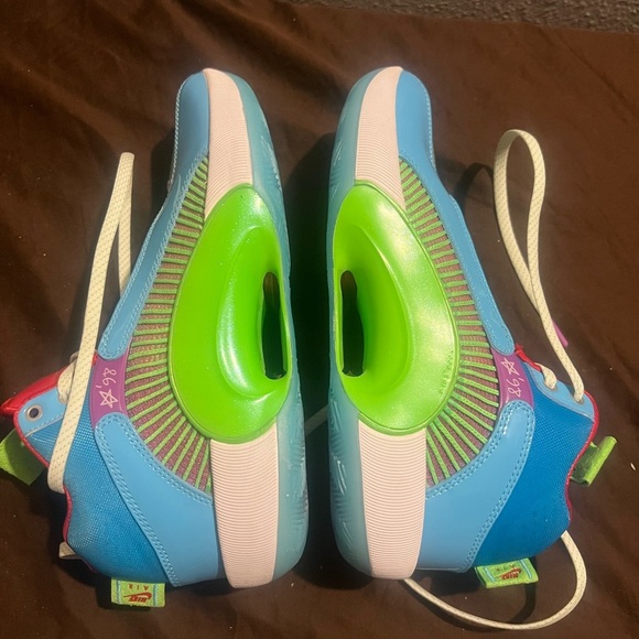 Vibrant Blue and Green Athletic Sneakers with Modern Design Air Jordan 35 Nike - Picture 4 of 8